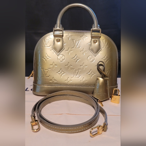 (Gaveaway on live on Whatnot at bonita bonita_co) Louis Vuitton Alma bb - Picture 1 of 9